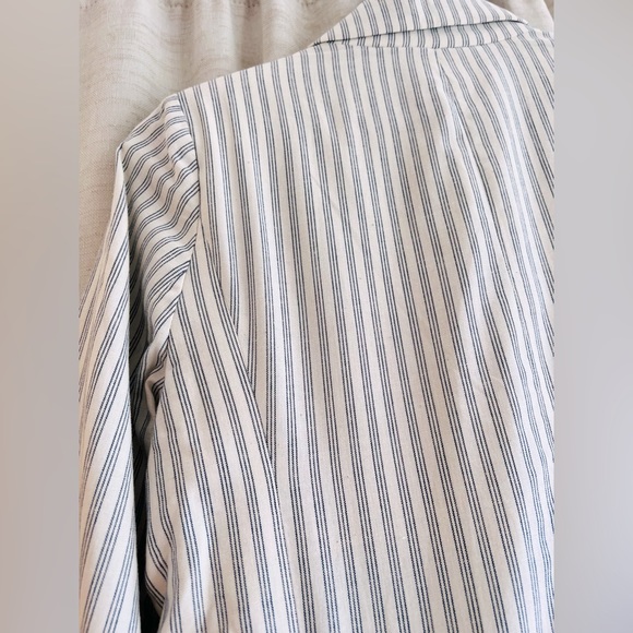 Ron Herman shrunken blazer pin stripe sz 4. Worn once no defects. - Picture 5 of 9